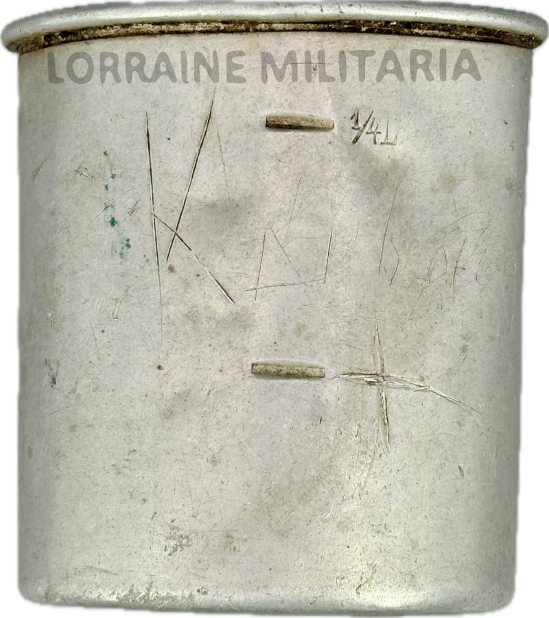 militaria : QUART REGLEMENTAIRE  ALLEMAND EN ALUMINIUM NOMINATIF