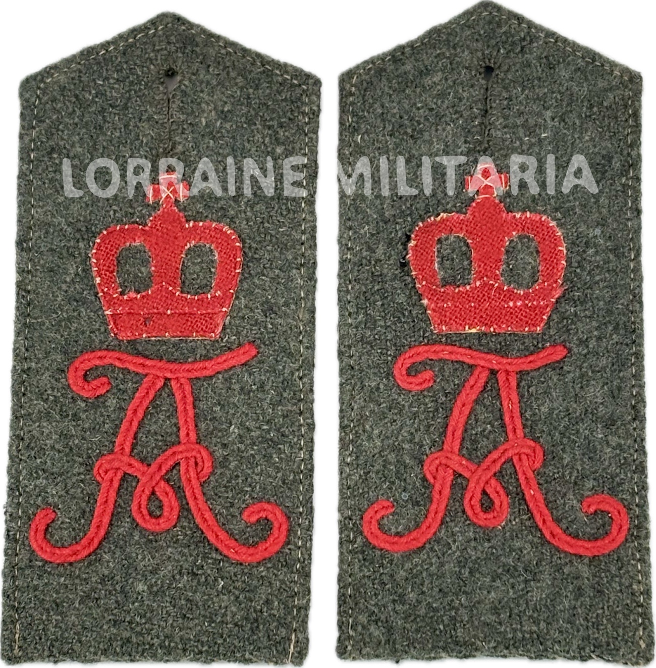 militaria : PAIRE DE PATTES D'EPAULE MODELE 1914 GARDE GRENADIER REGIMENT 4
