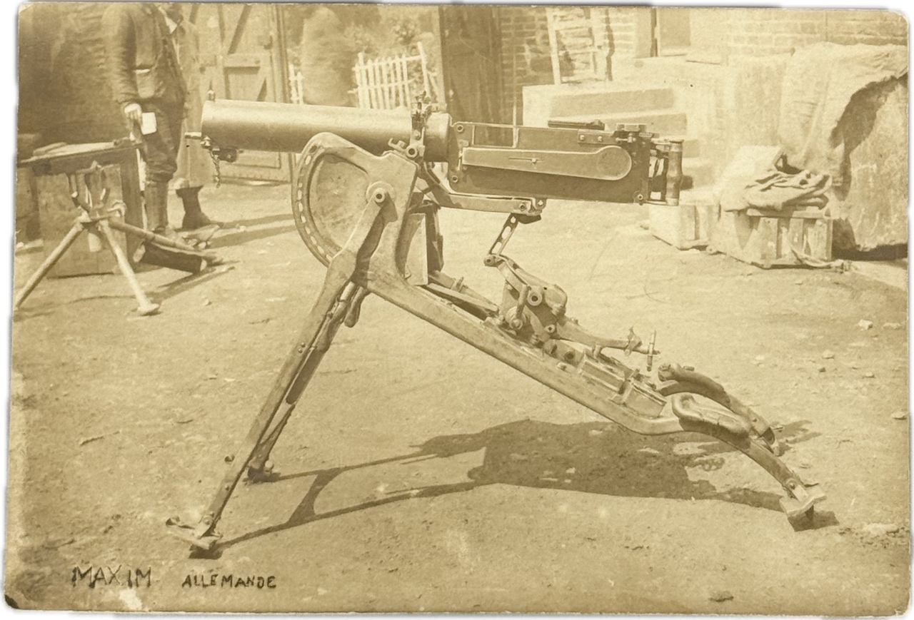 militaria : CP PHOTO MITRAILLEUSE MG 08 CAPTUREE PAR LES FRANÇAIS