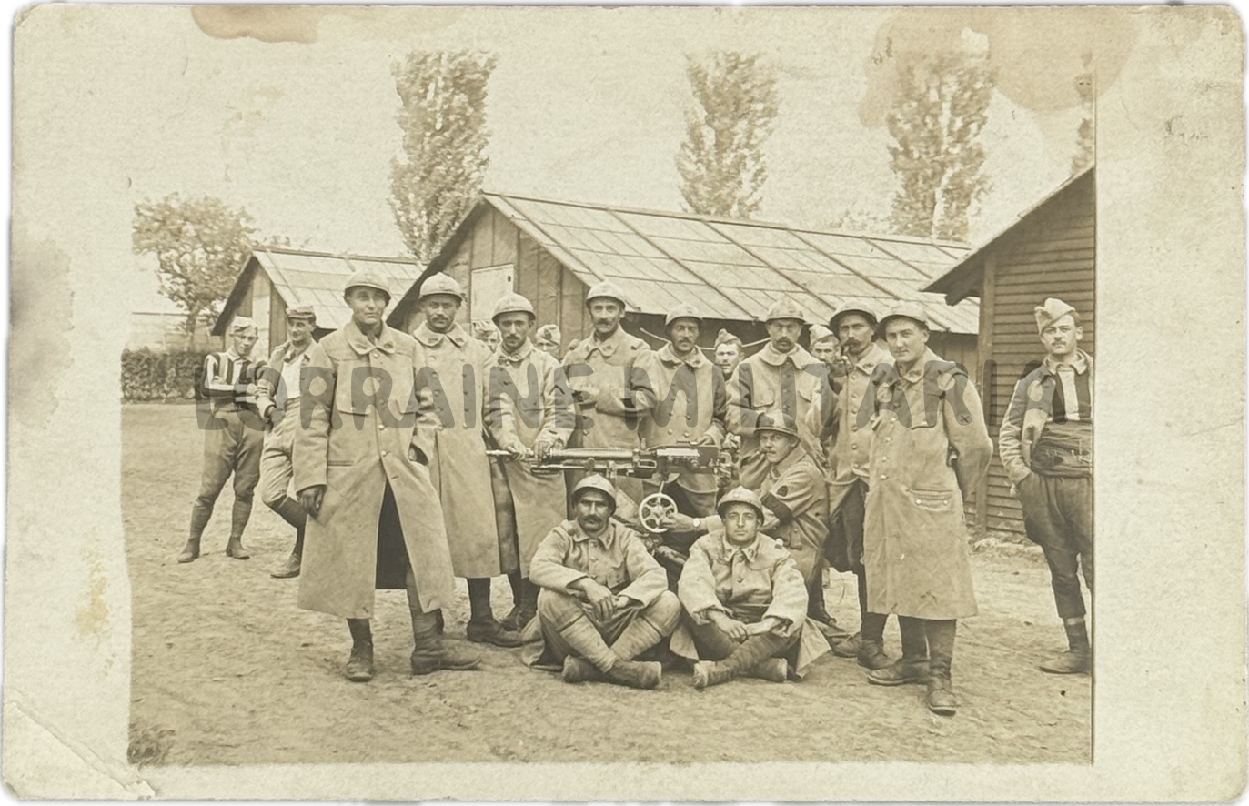 militaria : CP PHOTO SOLDATS  MITRAILLEUSES Mle 1907 CAPOTE POIRET EPAULIERE ADRIAN...