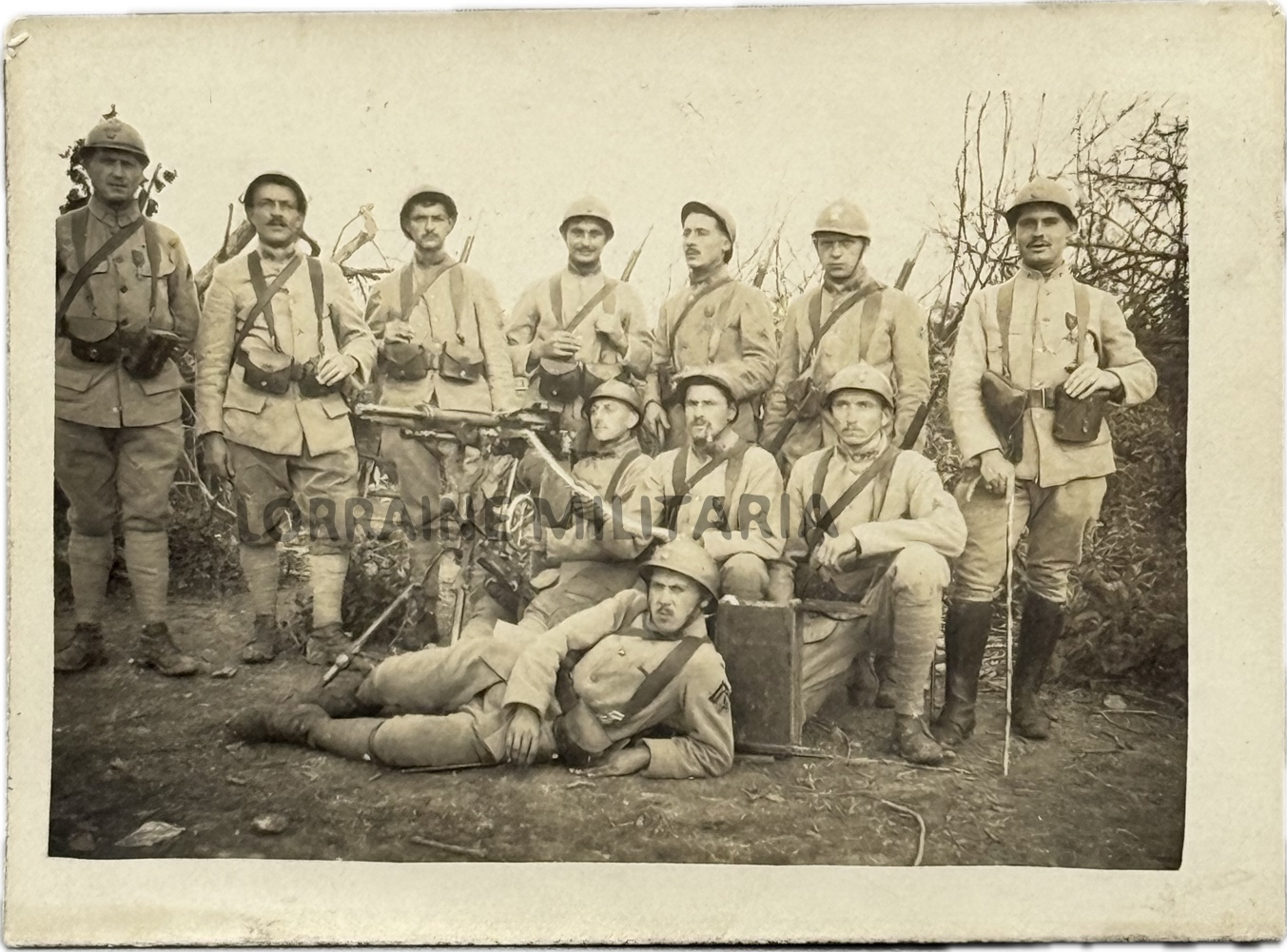 militaria : CP PHOTO GROUPE SOLDATS FRANÇAIS  RARE SAINT-ETIENNE MLE 1907 AVEC BANDE TOILE
